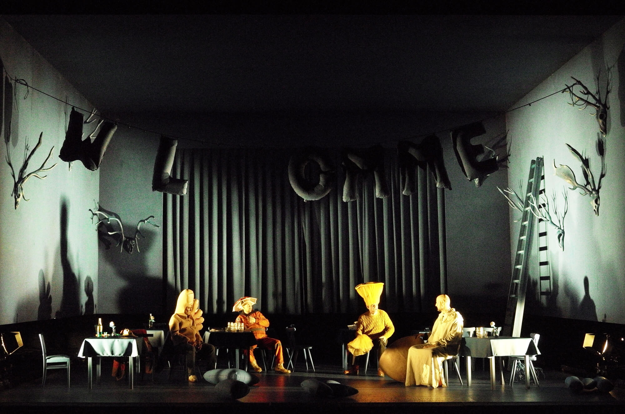 Anschluss: Alexander Riemenschneider, David Hohmann, Lili Wanner