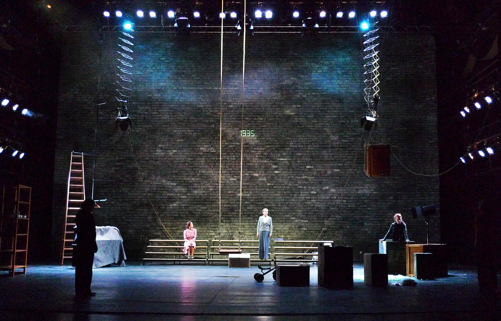 Der Stein: Esther Hattenbach, David Hohmann, Alice Nierentz